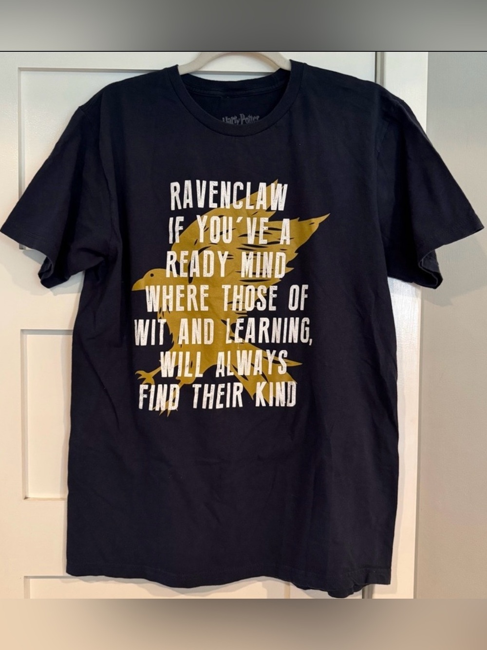 Official Harry Potter by Warner Bros. Ravenclaw Navy Graphic T-Shirt! EUC